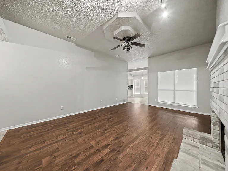 1702 Clairidge Ave — Photo 26