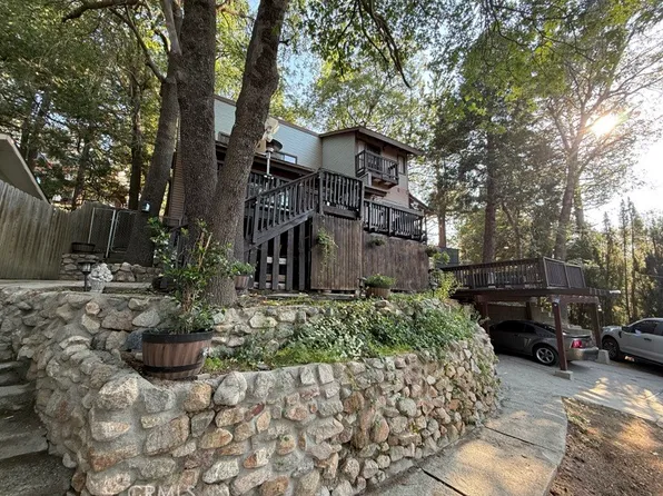 583 Arbula Dr, Crestline, CA 92325