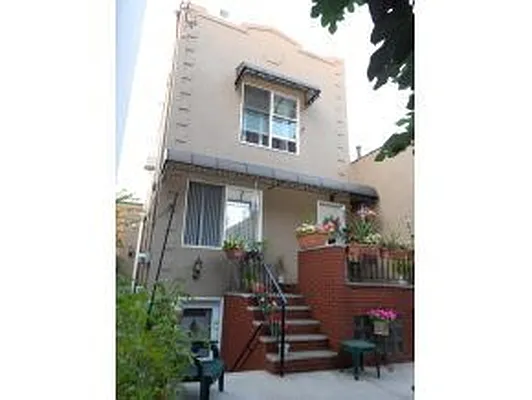 Sold by Superior Realty Service | media 5