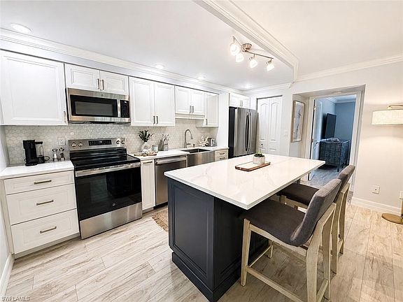 4th image of 960 7th ST S #103