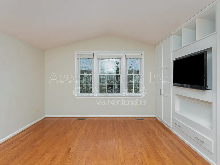 7579 Cross Gate Ln — Photo 22