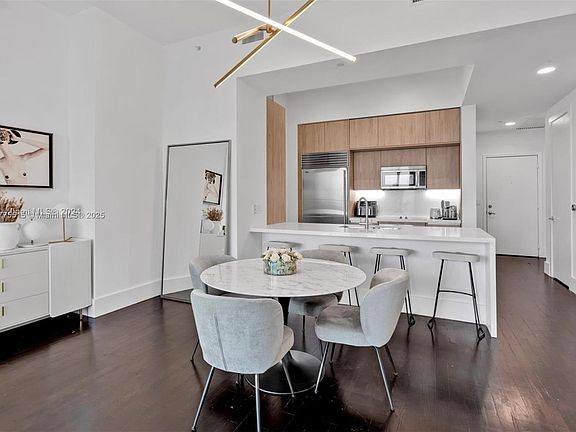 4th image of 951 Brickell Ave #4111-B