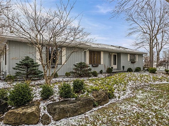 3rd image of 216 Naramore Dr