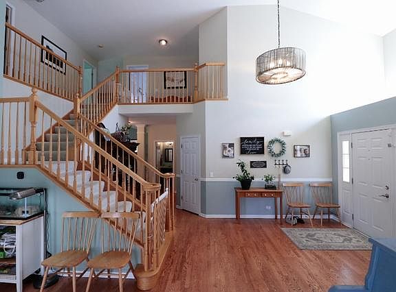 2nd image of 131 Glenbrook Cir