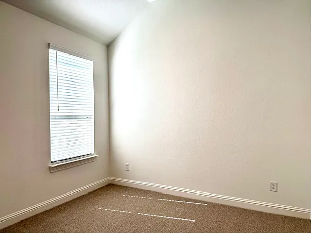 3250 Jersey Dr — Photo 6