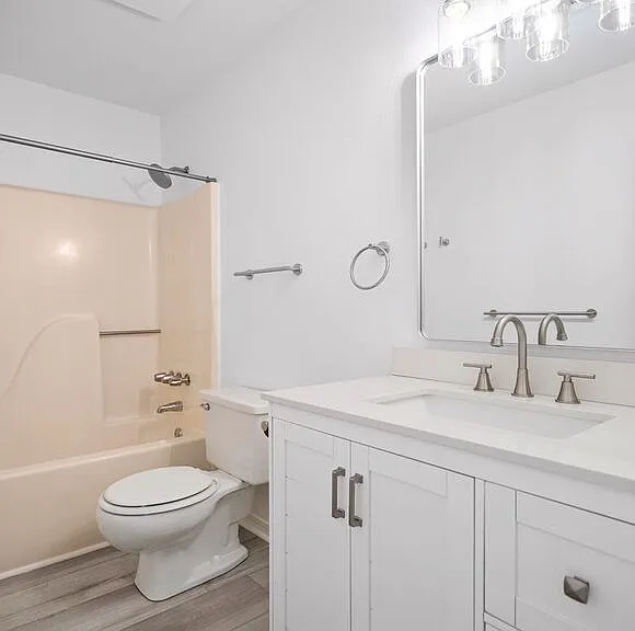 10677 Silver Creek Dr — Photo 15