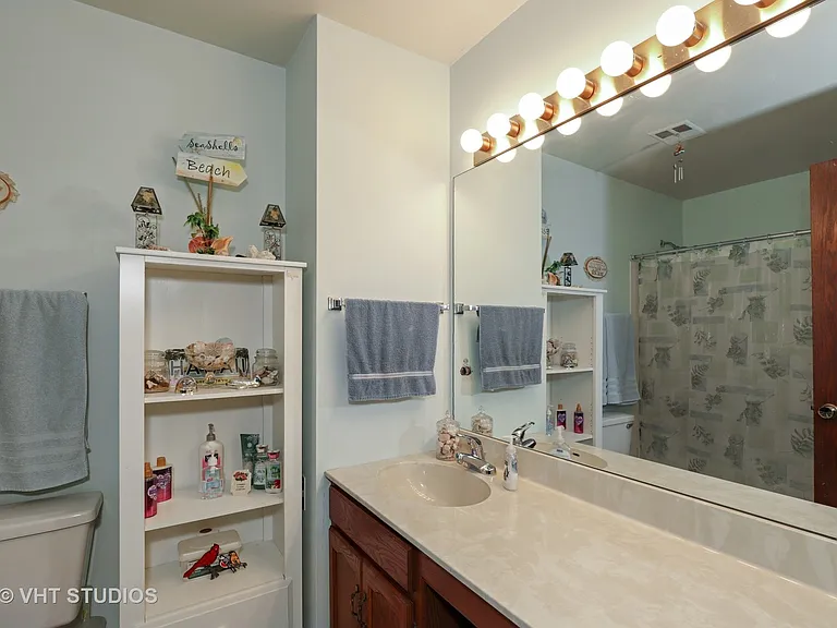 1162 Sandhurst Dr — Photo 15