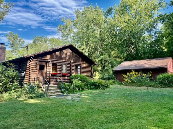 3257 W Marquette Woods Rd, Stevensville, MI 49127