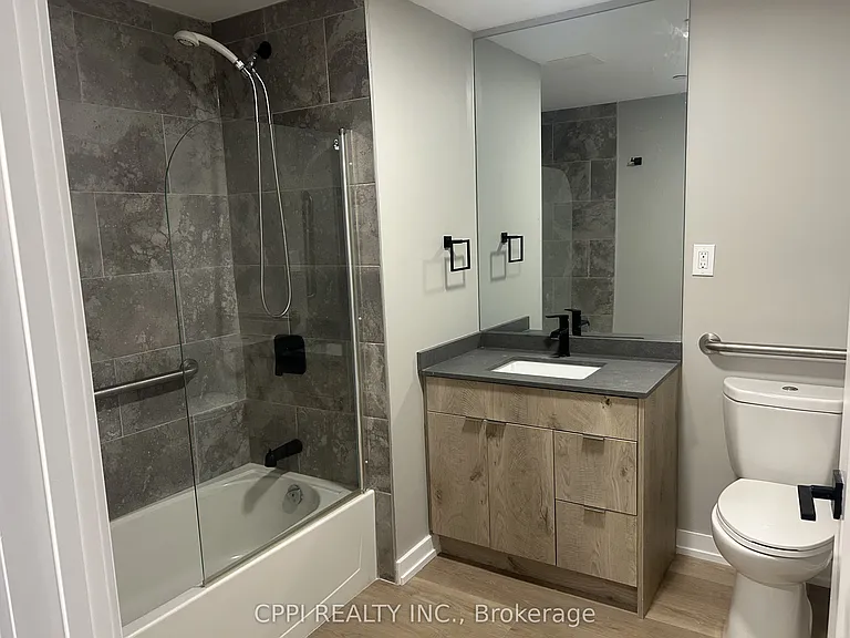 70 King St E #313 — Photo 4