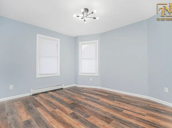 471 Heberton Avenue image 2 of 36