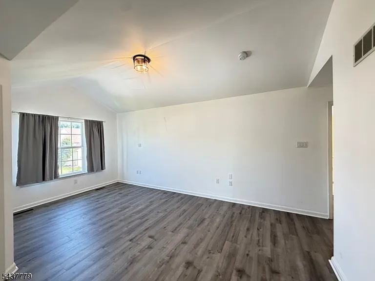 373 Stonehenge Dr — Photo 10