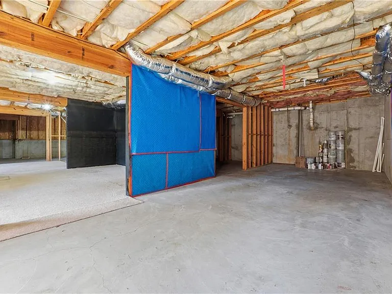 6437 Blue Water Dr — Photo 41