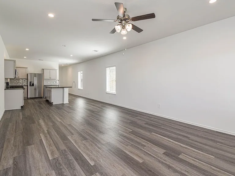 24219 Copperleaf Bay Ln — Photo 4