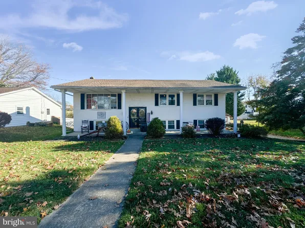 4086 Robin Hood Dr, York, PA 17408