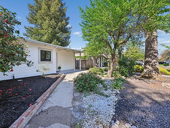 5th image of 2378 Hernando Rd