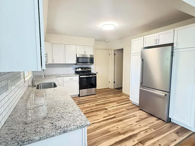 4012 White Plains Ct — Photo 6