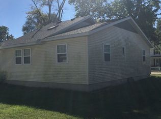 212 N Charles St, Colchester, IL 62326