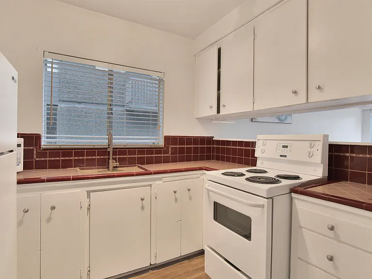 1540 Haro St #102 — Photo 4