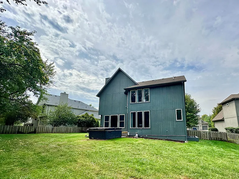 7005 Round Prairie St — Photo 2