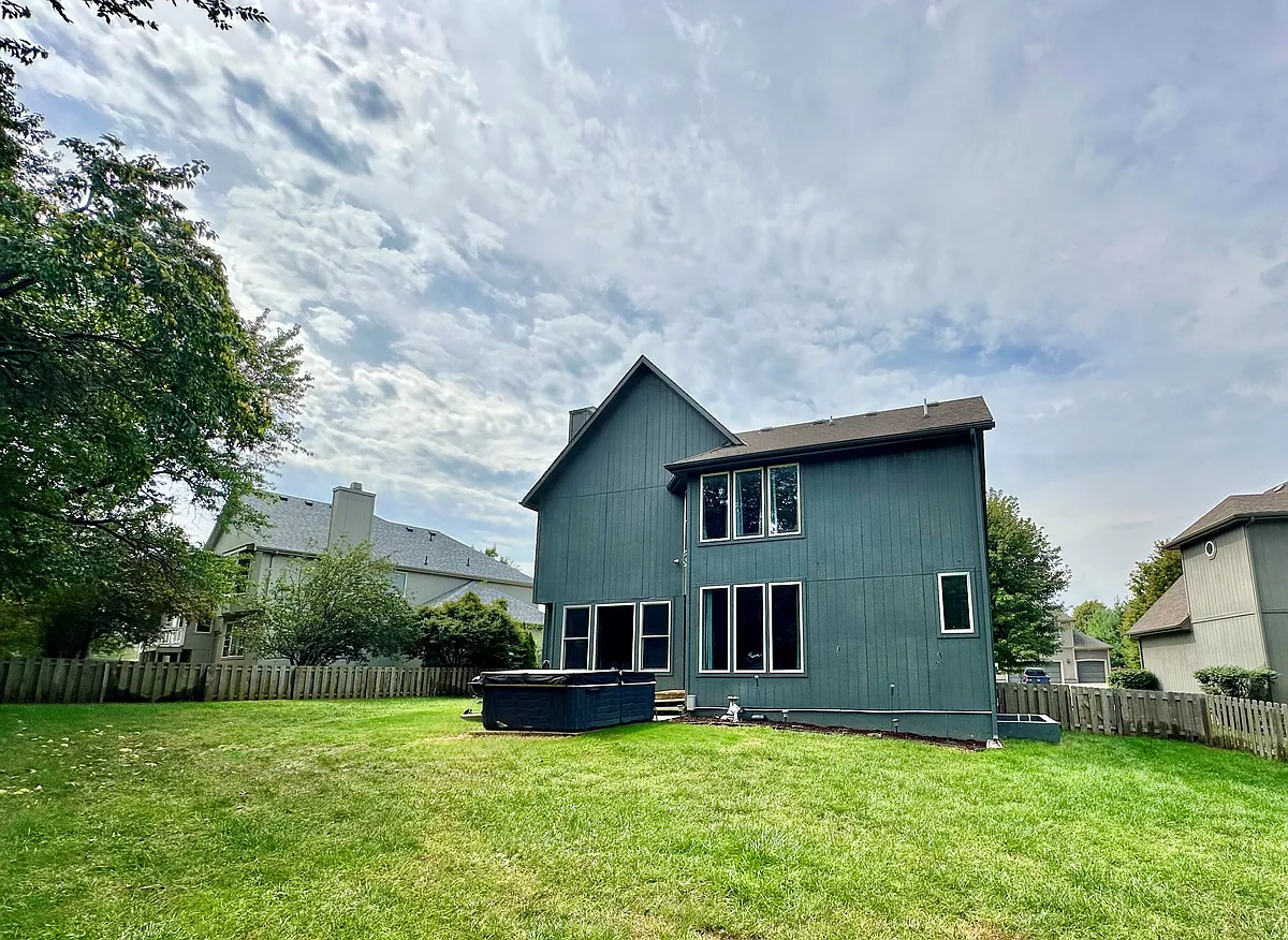 Building Photo - 7005 Round Prairie St