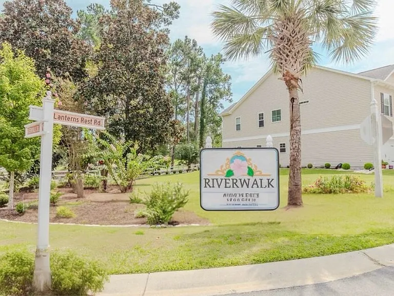 670 Riverwalk Dr #204 — Photo 1