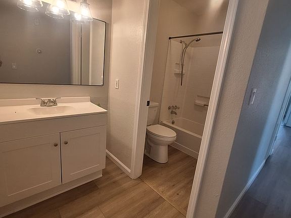 4th image of 1227 Casita Dr APT 4