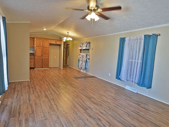 2nd image of 173 Pembrooke Dr
