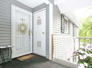 24 Countryside Dr, Basking Ridge, NJ 07920