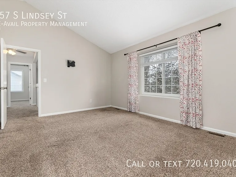 157 S Lindsey St — Photo 32