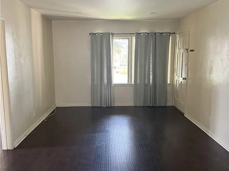 340 N 2nd St — Photo 1