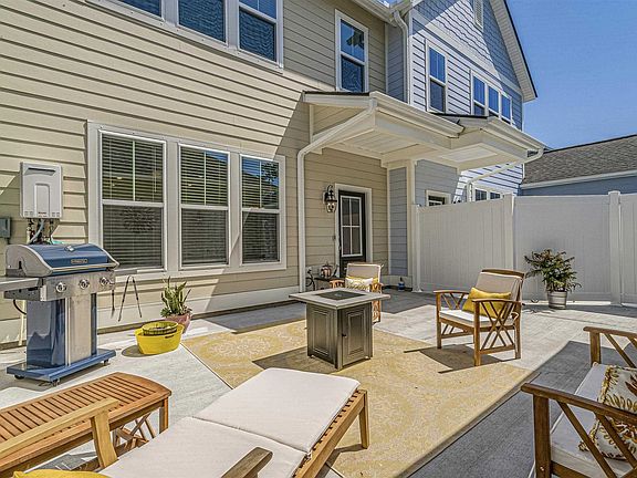 3rd image of 2640 Crane Dr #104