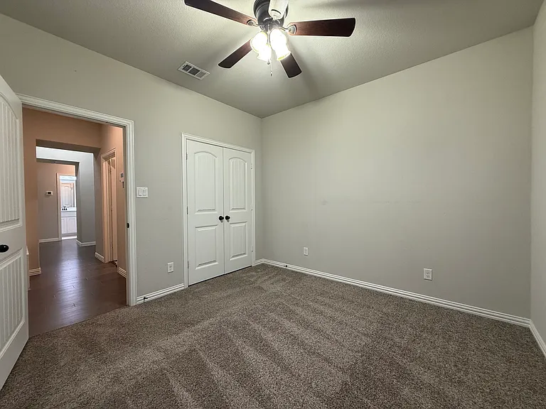 1717 Victoria Dr — Photo 27
