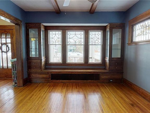 3rd image of 16122 Clifton Blvd