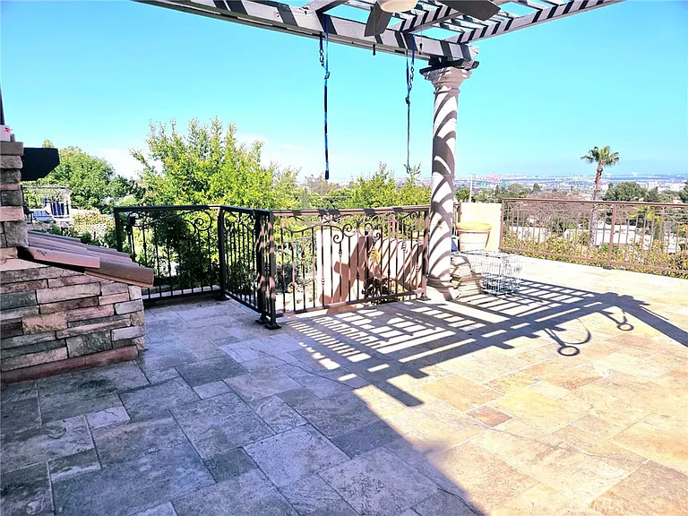 342 Lois Ln — Photo 44