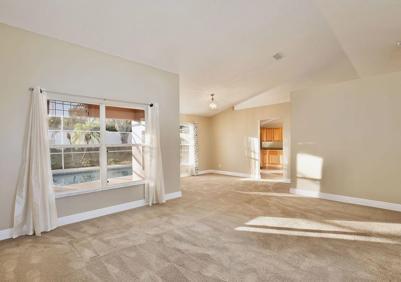 Stunning 4/2 Single Family Home with Pool Located in Temple Grove Estates! — Photo 3