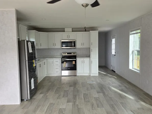 Mobile Gardens Manufactured Home Community, 25692 N Parkway Rd #5a6465f05, Seaford, DE 19973