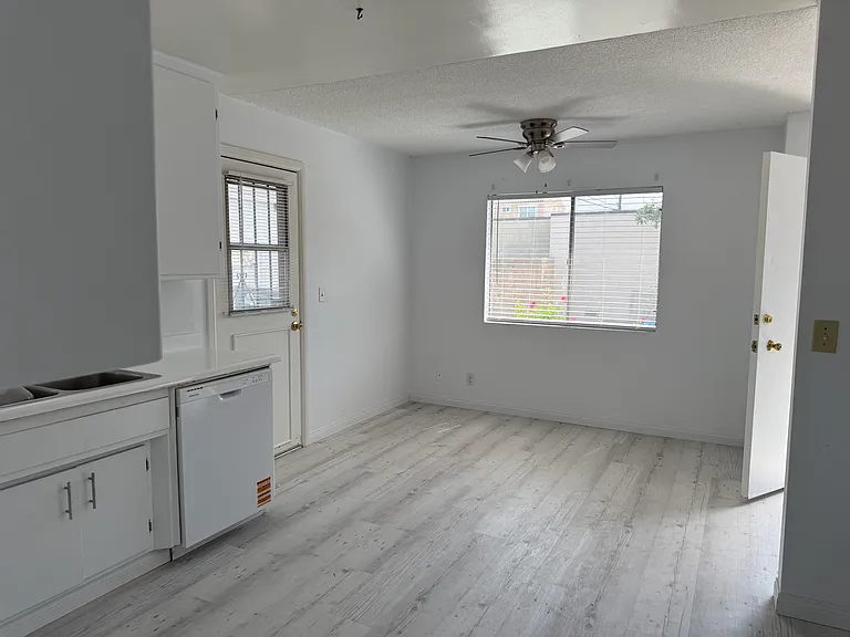 3723 Howard Ave — Photo 24