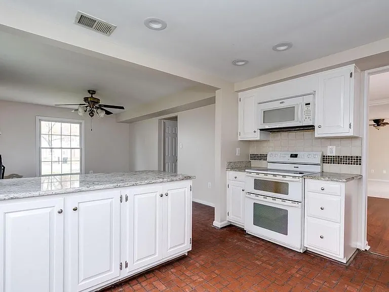 12856 Fantasia Dr — Photo 13