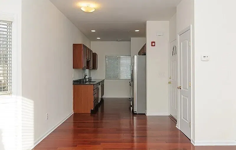 1 bed, 1.0 bath, 1000 sqft, $1,869 — Photo 4