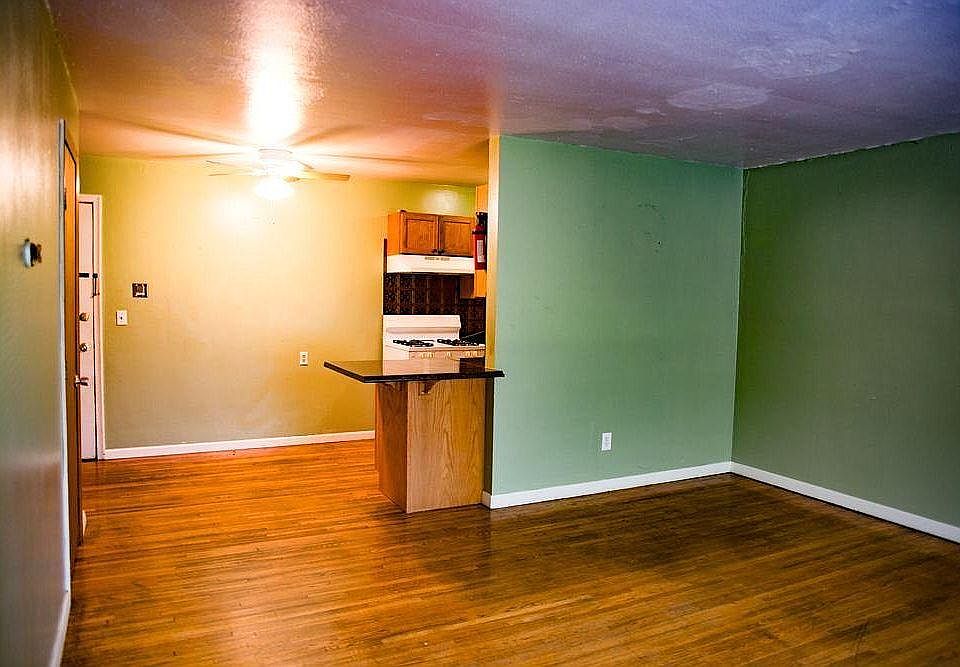 1st image of 801 University Ave SE #22