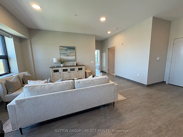 195 Dufferin Ave #813 — Photo 13