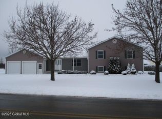38 Smith St, Rouses Point, NY 12979