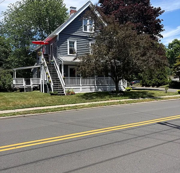 212 W Main St #1 — Photo 1
