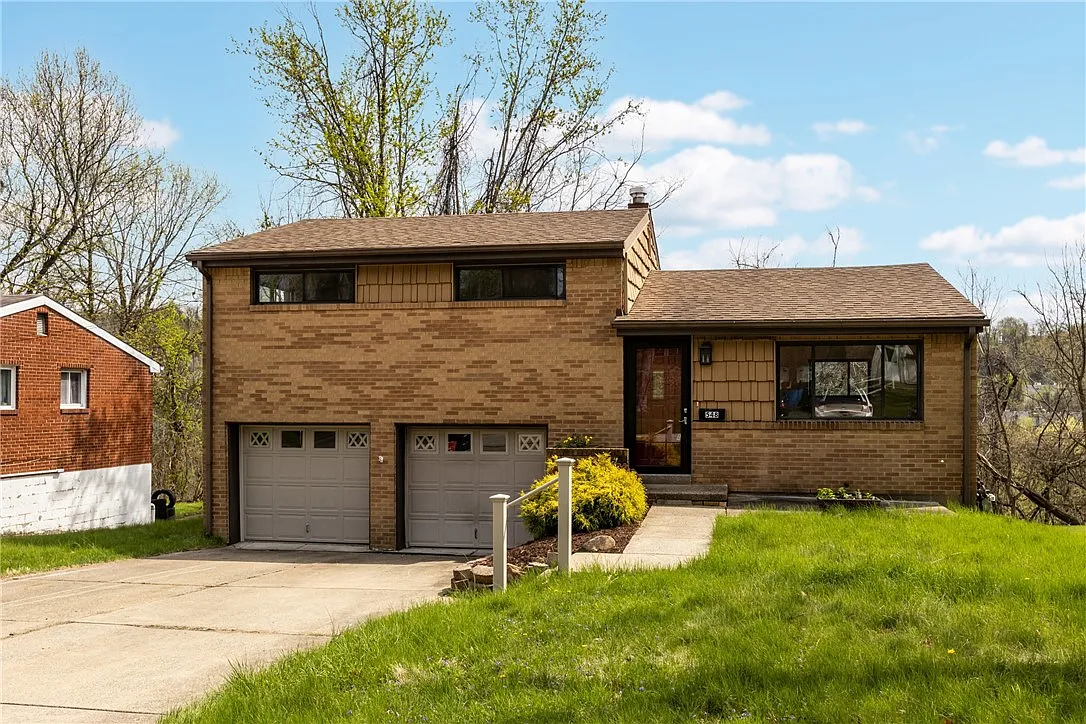 548 Firethorne Dr photo 1