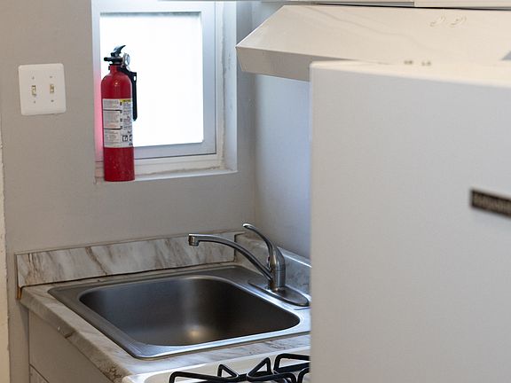 5th image of 341 54th St NE #B