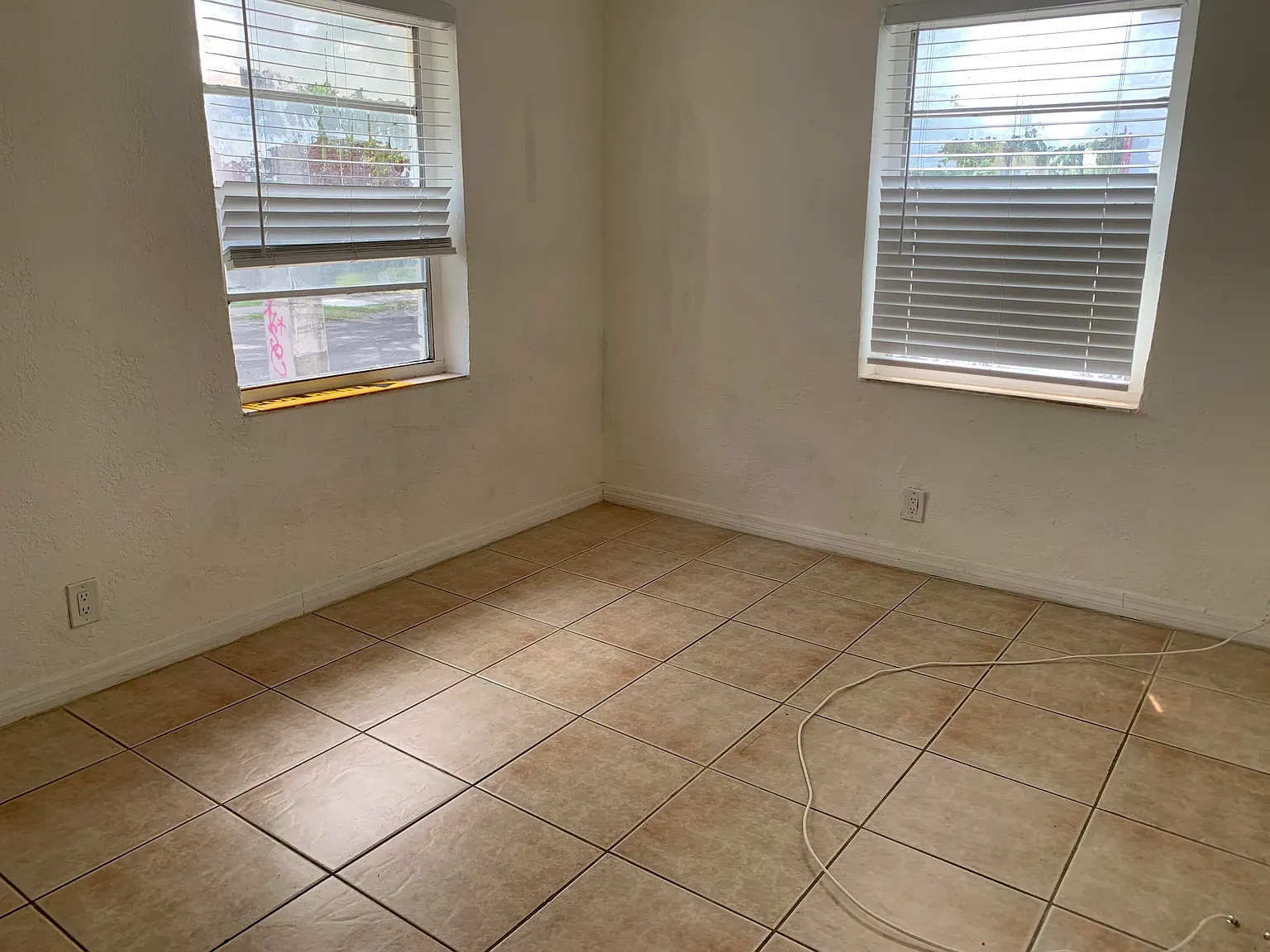 3 bed, 2.0 bath, 1100 sqft, $1,995 — Photo 4