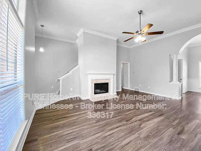 3 bed, 2.5 bath, 2000 sqft, $1,975 — Photo 2