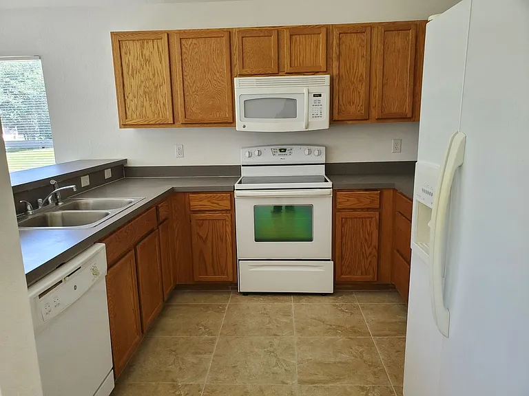 307 Urbana St — Photo 4