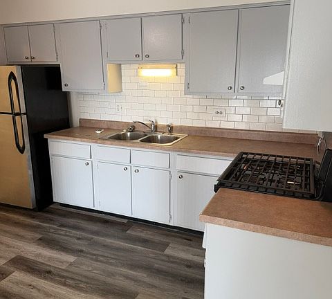 3rd image of 802 Warren Ave APT 5