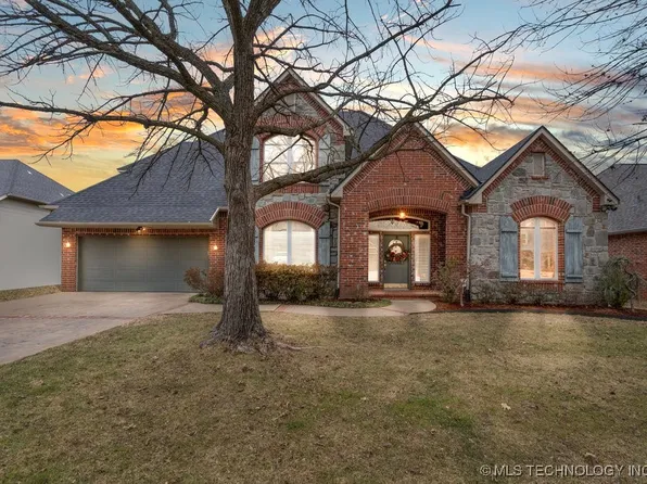 9818 E 83rd Pl, Tulsa, OK 74133